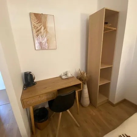 Du Clos Menil * Asnieres-sur-Seine