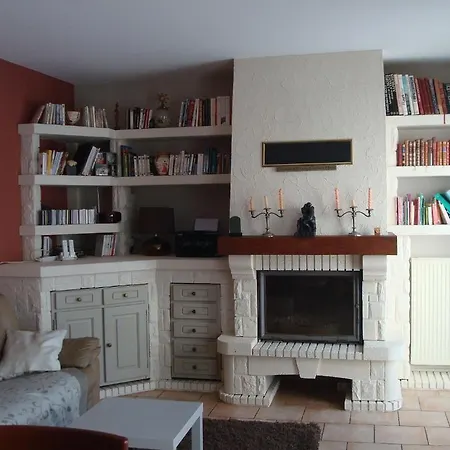 Du Clos Menil Аньер-сюр-Сен