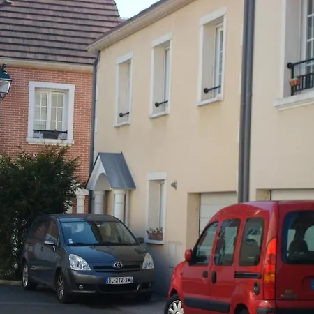 Du Clos Ménil