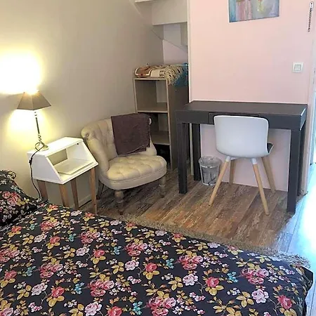 Du Clos Menil Bed and Breakfast Asnières